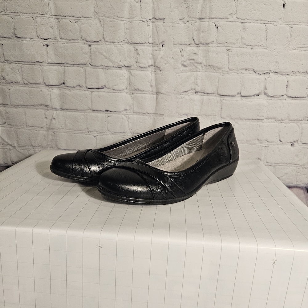 Life Stride Black Flats with Sculptural Design and Smooth Finish
